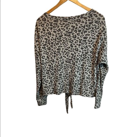 NWOT Z SUPPLY Grey Leopard Print Tie Bottom Henley Waffle Long Sleeve Top S - Picture 7 of 9